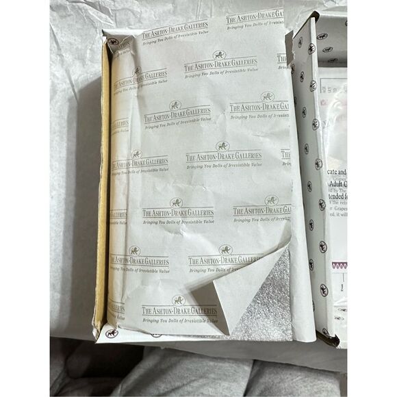 New. Ashton Drake Galleries Sour Grapes Doll Sweet as You Please Collection 2008 - Picture 4 of 6